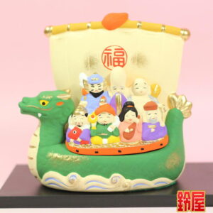 七福神宝船の置物（錦彩）1